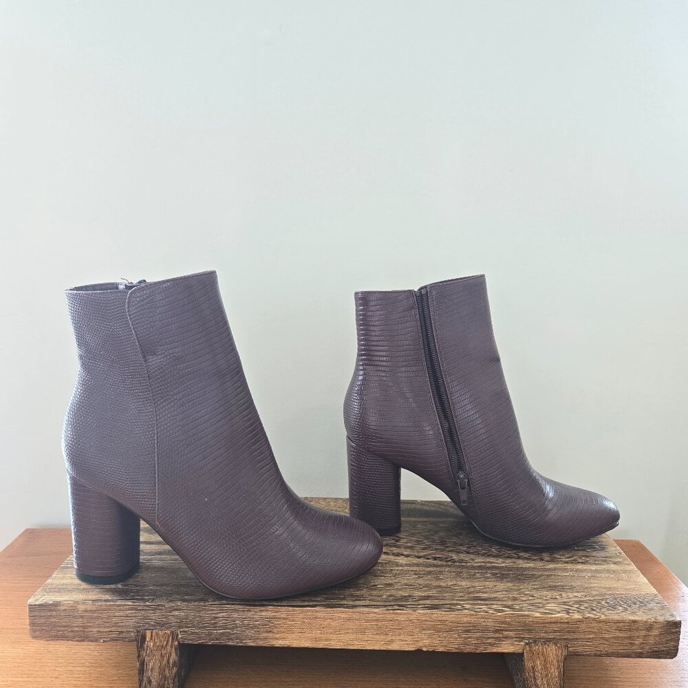 Ankle boot heels